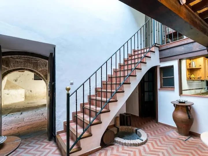 Historic House In The City Center Seville