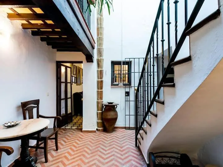 Historic House In The City Center Seville 0*,